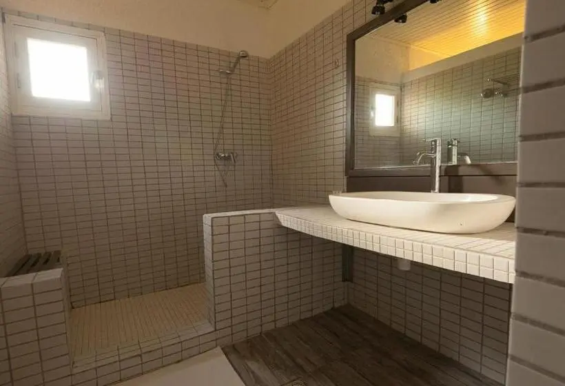 اتاق استاندارد با چشمانداز باغ, Coucoue Lodge