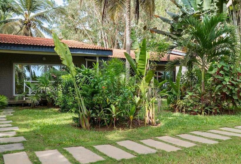 اتاق استاندارد با چشمانداز باغ, Coucoue Lodge