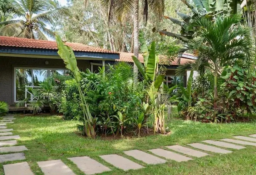 اتاق استاندارد با چشمانداز باغ, Coucoue Lodge