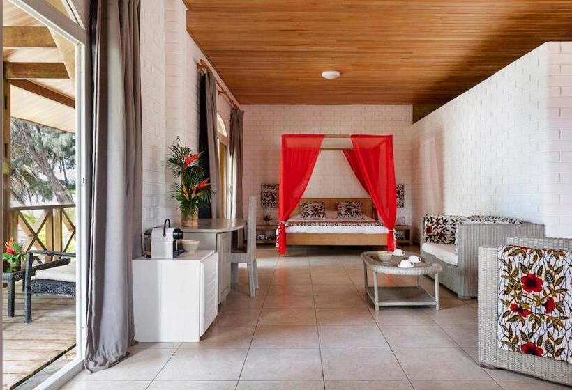 اتاق خانوادگی با چشمانداز دریا, Coucoue Lodge