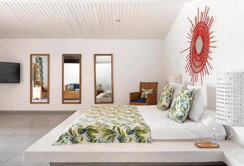 سوئیت با چشمانداز رودخانه, Coucoue Lodge