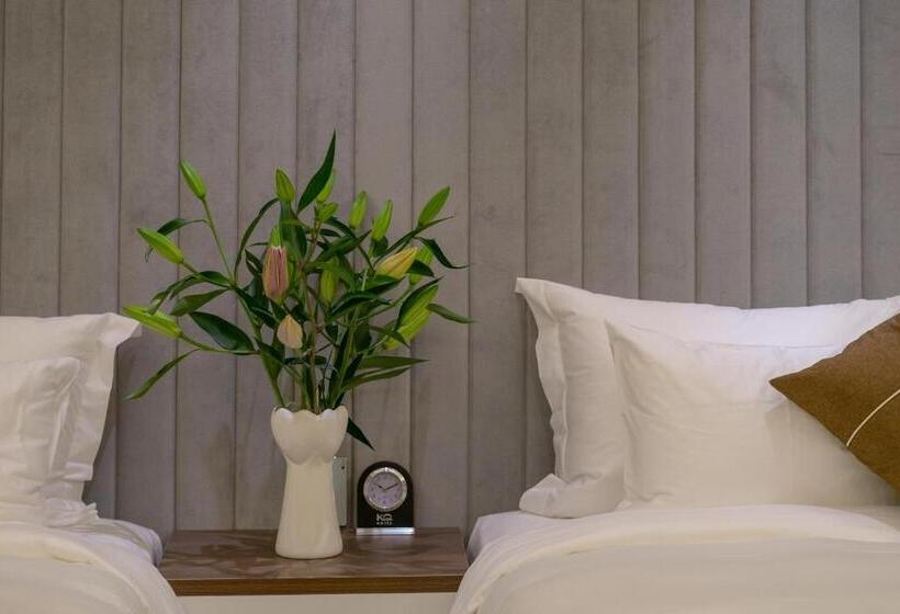 اتاق خانوادگی, Kp