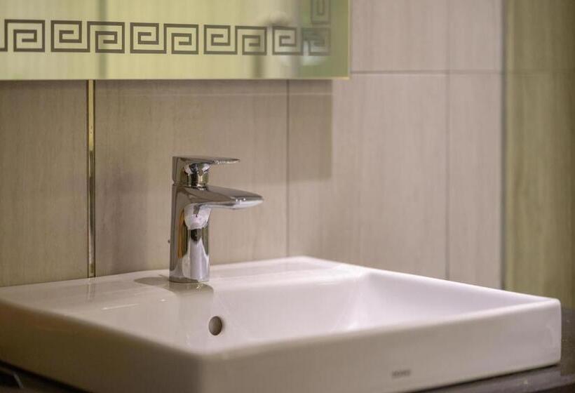 اتاق خانوادگی, Kp