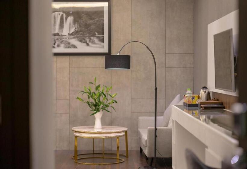 اتاق خانوادگی, Kp