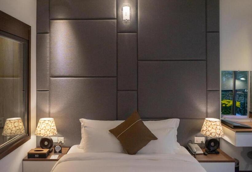 اتاق لوکس با بالکن, Kp