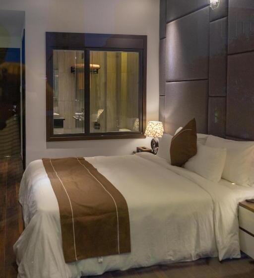 اتاق لوکس با بالکن, Kp