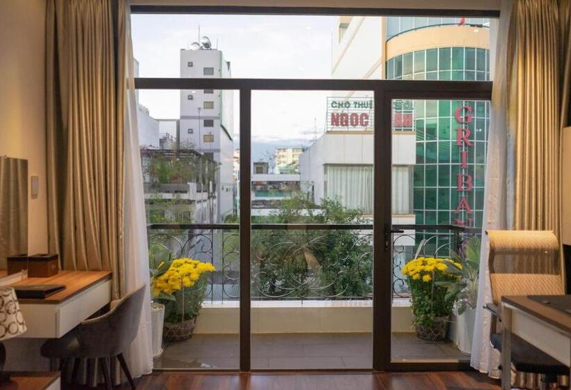 اتاق لوکس با بالکن, Kp