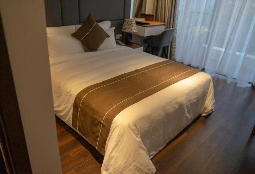 اتاق لوکس با بالکن, Kp