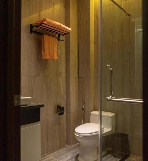 اتاق لوکس با بالکن, Kp