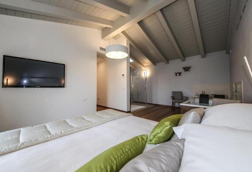 جناح مزود بجاكوزى, K Farm