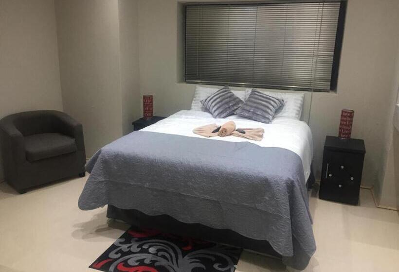 발코니가 있는 스위트, Naldorado Executive Villa