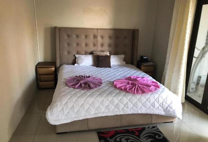 스위트 킹사이즈 침대, Naldorado Executive Villa