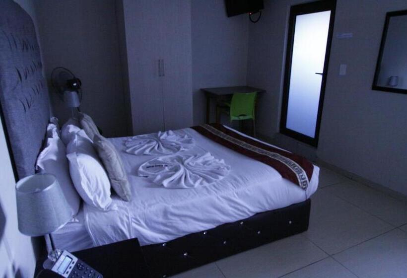 스위트, Naldorado Executive Villa