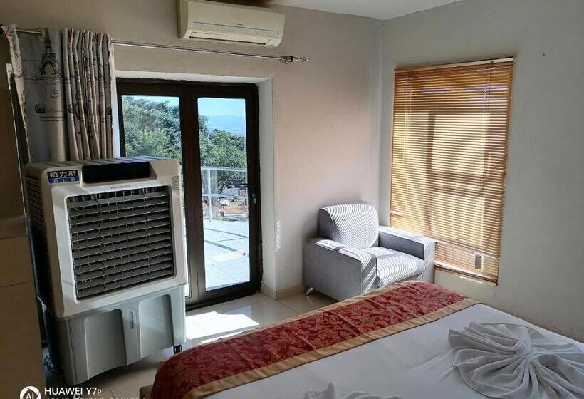 디럭스 스위트 킹 침대, Naldorado Executive Villa