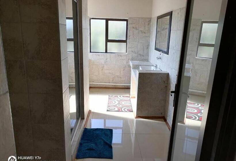 디럭스 스위트 킹 침대, Naldorado Executive Villa