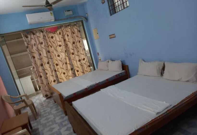 4인용 스탠다드 룸, Parisha Residency  Temple Side