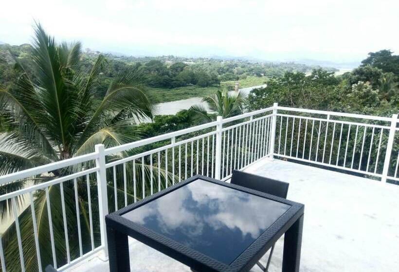 带景观的三人标准房间, Mahaweli View Inn