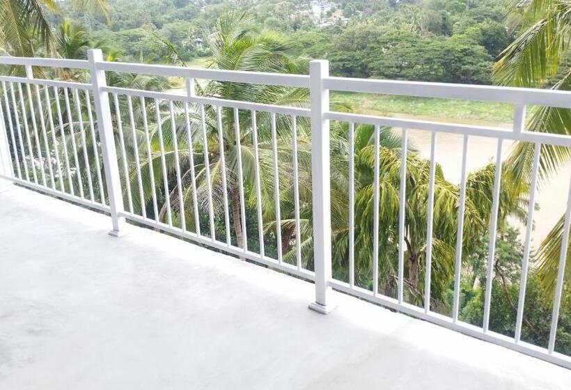 家庭间, Mahaweli View Inn