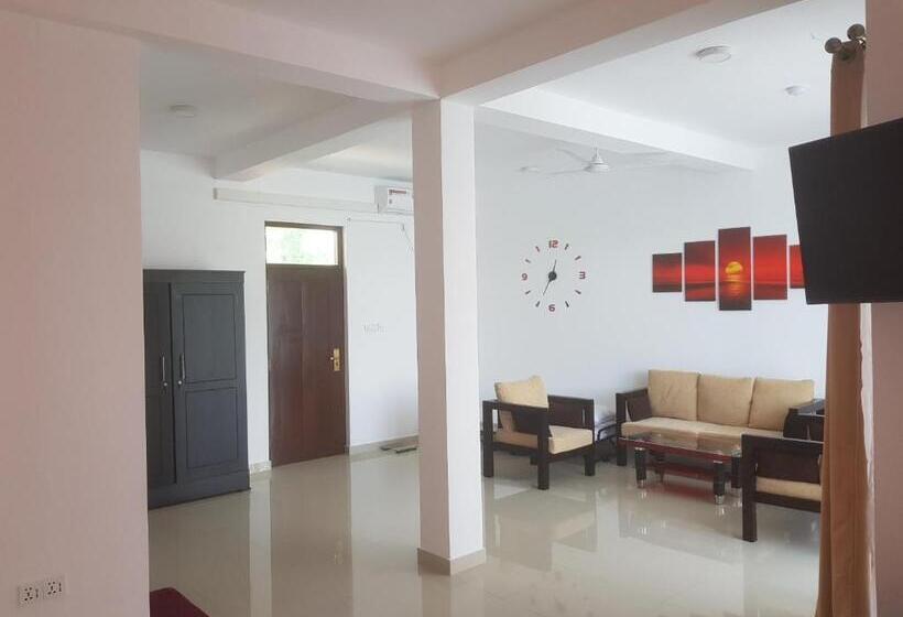 Люкс с Балконом, Amber House Lanka