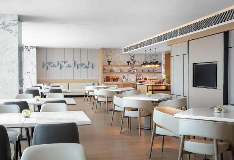اتاق اجرایی با تخت بزرگ, Courtyard By Marriott Shenzhen Bao'an