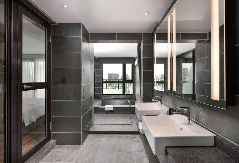 سوییت خانوادگی, Four Points By Sheraton Yilan Jiaoxi