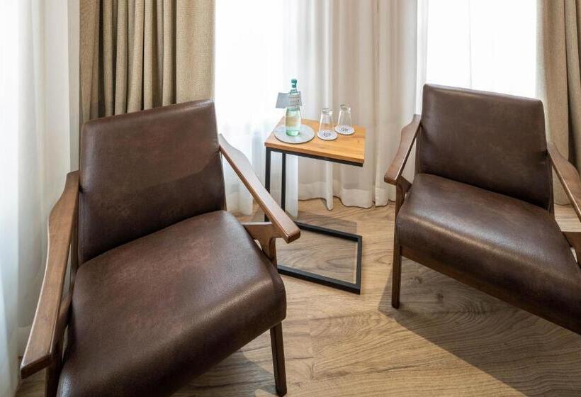 חדר סטנדרט, Hof Ehrenfels