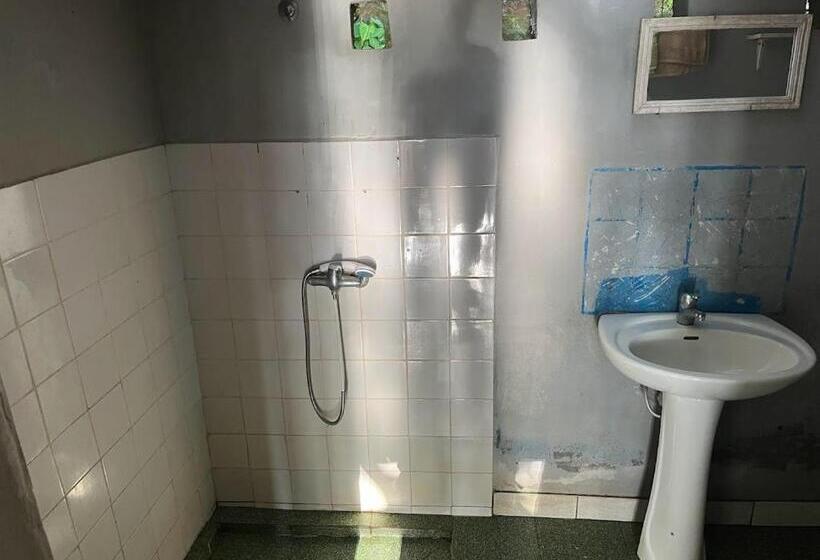 بانگلوی استاندارد, Le Rocher