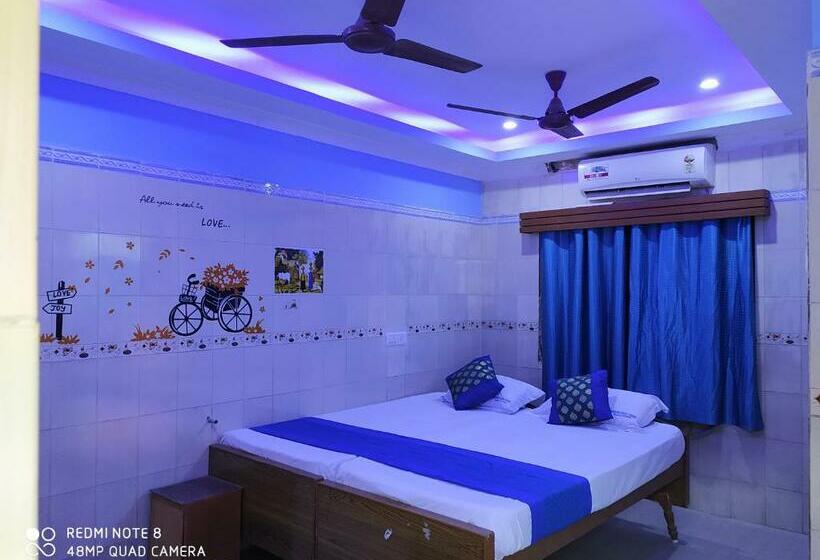 デラックスルーム, Abirami Guest House