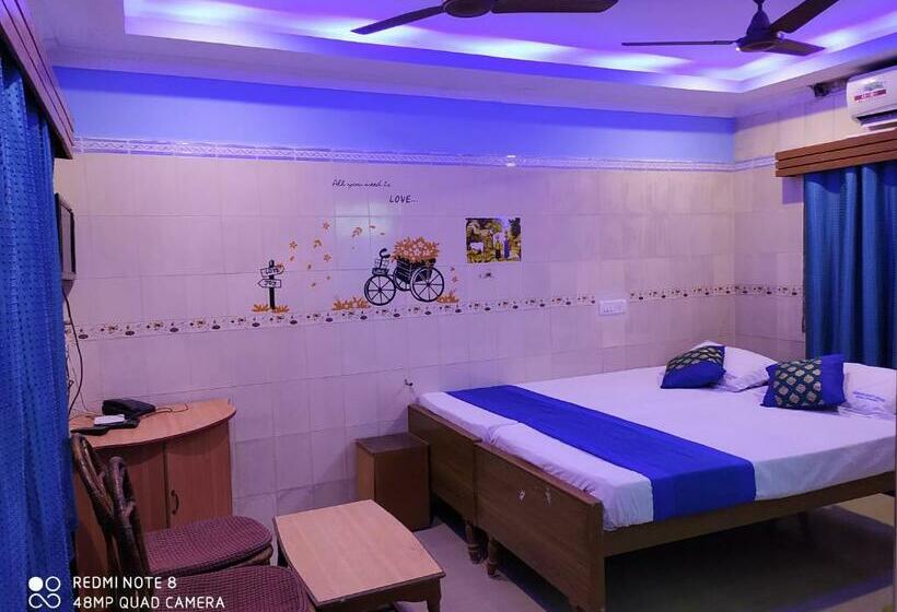 デラックスルーム, Abirami Guest House