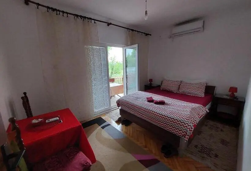 اتاق استاندارد, Airport Home Radinovic