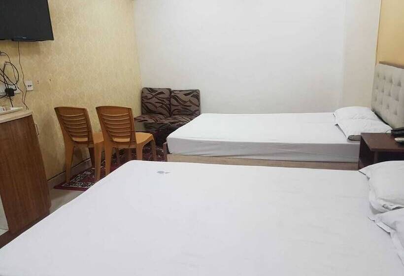 اتاق استاندارد چهار تخته, Jimmy Guest House