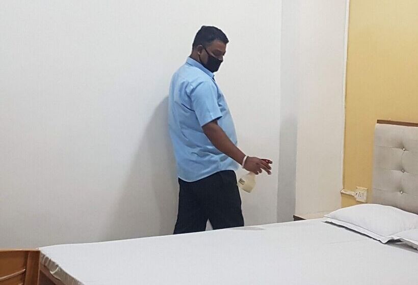 اتاق استاندارد چهار تخته, Jimmy Guest House