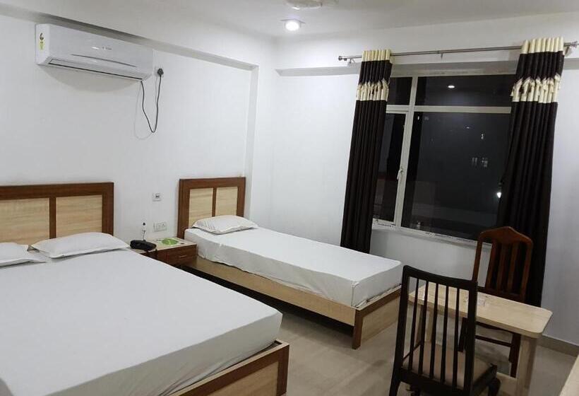 اتاق استاندارد سه نفره, Jimmy Guest House