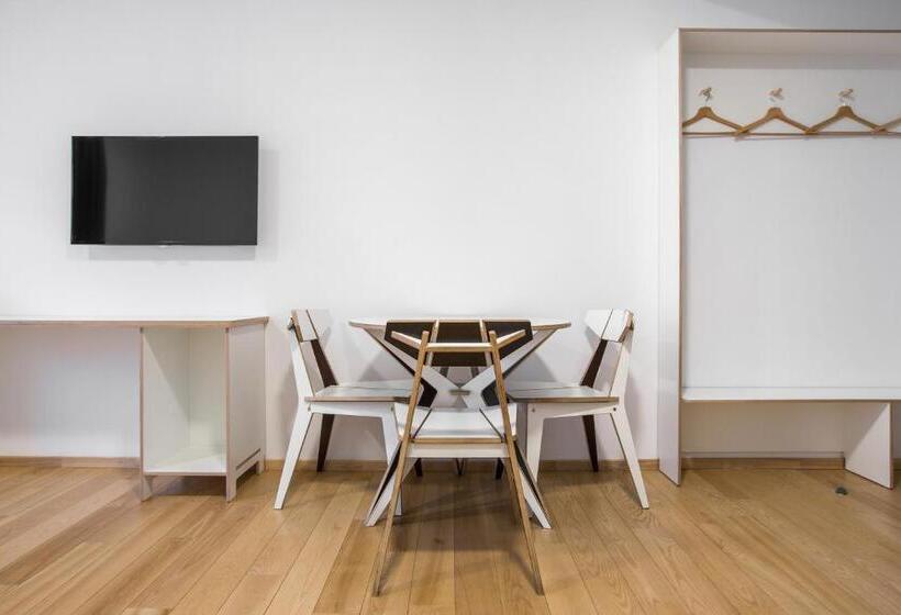 اتاق استاندارد سه تخته با بالکن, #draugunamai