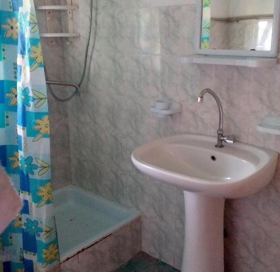 اتاق استاندارد سه نفره, Guest House Giorgi