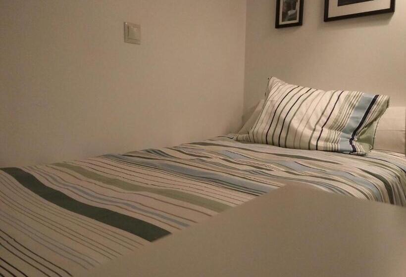 スタンダードシングルルーム, El Portazgo Restaurante Hostal La Cisterniga