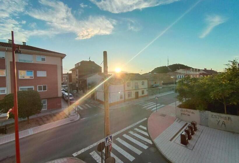 4ベッドルームハウス, El Portazgo Restaurante Hostal La Cisterniga