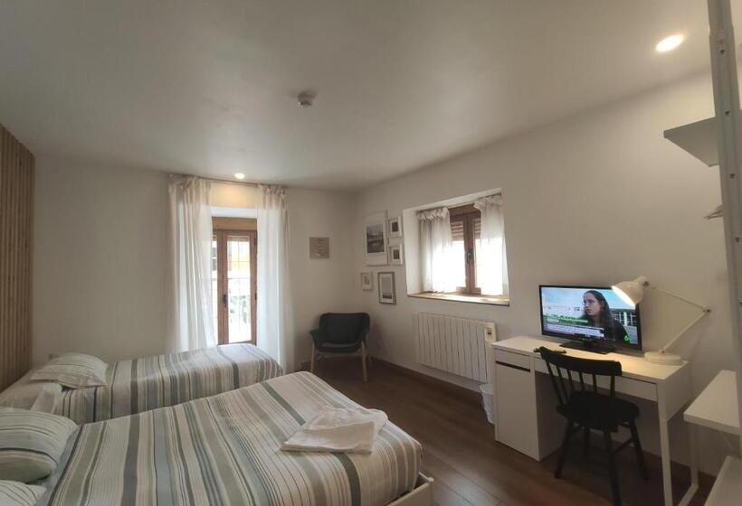 ファミリールーム, El Portazgo Restaurante Hostal La Cisterniga