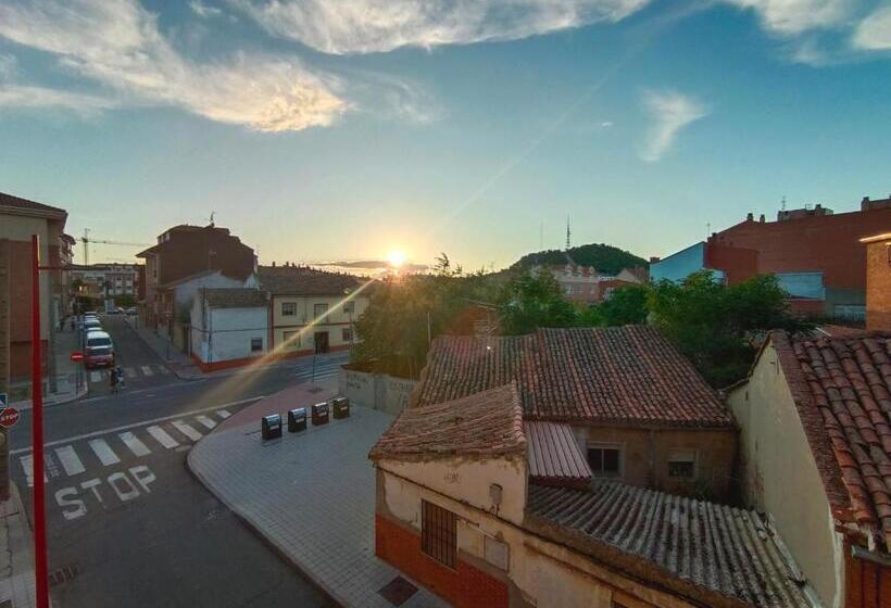 4ベッドルームハウス, El Portazgo Restaurante Hostal La Cisterniga