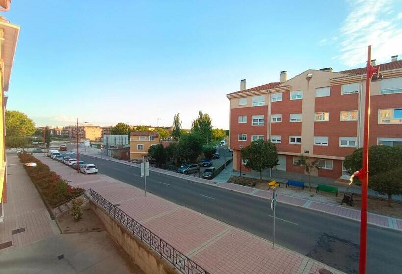 4ベッドルームハウス, El Portazgo Restaurante Hostal La Cisterniga