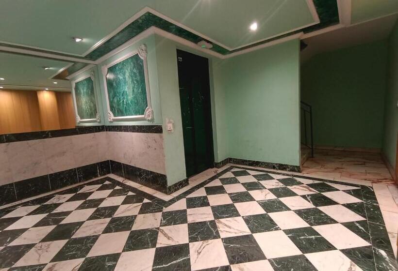 침실 4개 주택, El Portazgo Restaurante Hostal La Cisterniga