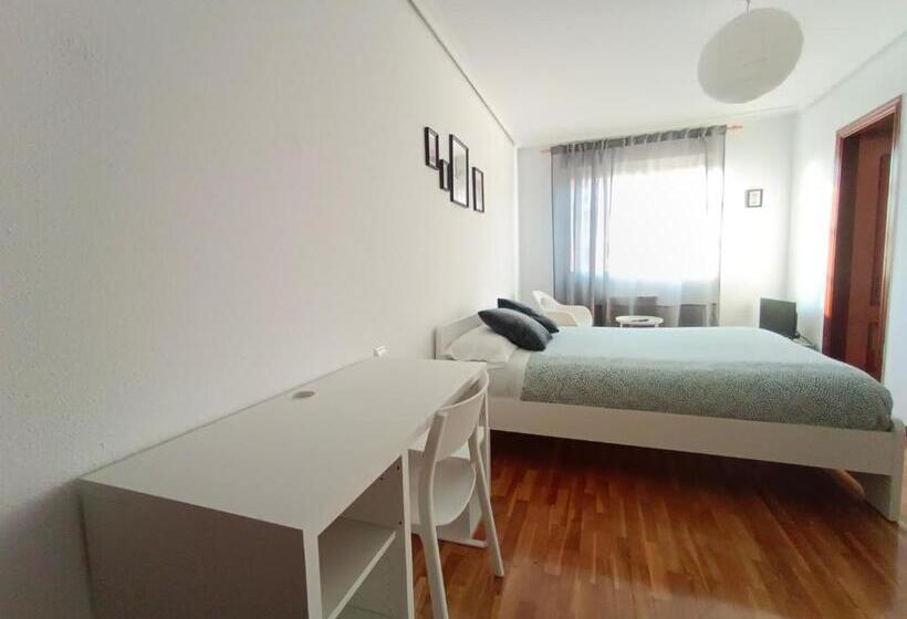 4ベッドルームハウス, El Portazgo Restaurante Hostal La Cisterniga