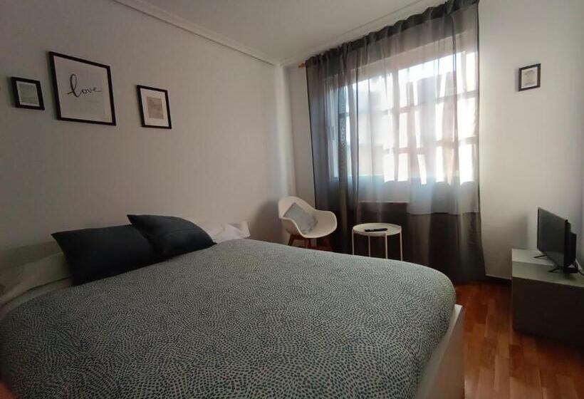 4ベッドルームハウス, El Portazgo Restaurante Hostal La Cisterniga