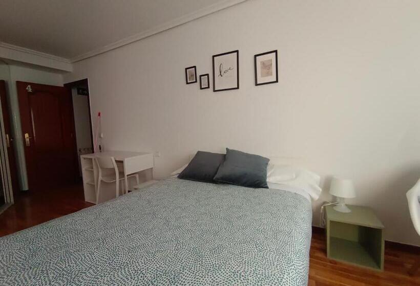 4ベッドルームハウス, El Portazgo Restaurante Hostal La Cisterniga