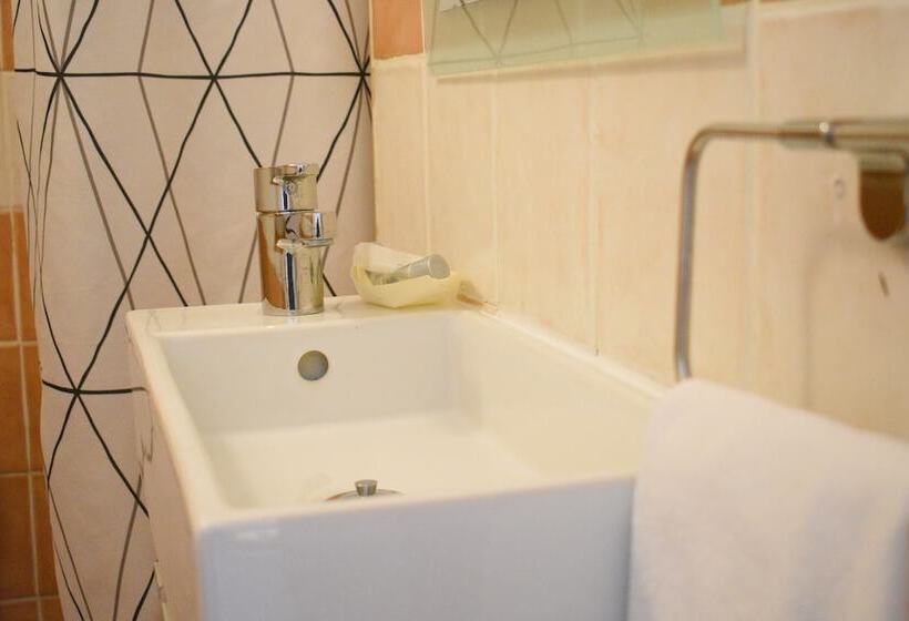 スタンダードルーム, El Portazgo Restaurante Hostal La Cisterniga