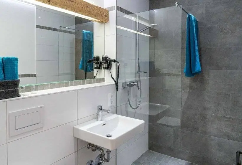 Comfort-huone, Pension Und Appartements Wild