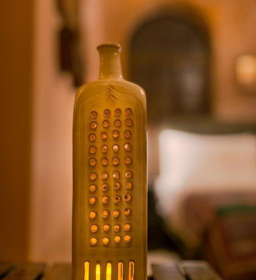 اتاق لوکس, Calcutta Bungalow