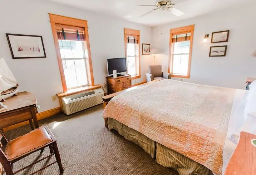 اتاق پریمیوم یک تخته, Roanoke Island Inn