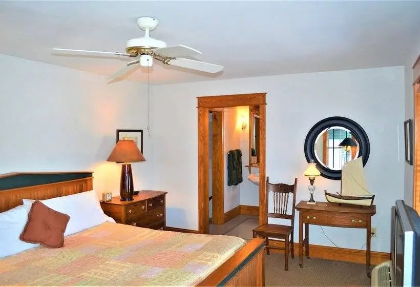 اتاق پریمیوم یک تخته, Roanoke Island Inn