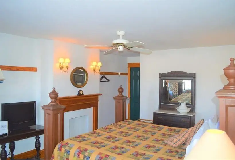Standard Single Room Single Bed, Roanoke Island Inn